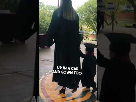 She walked the stage with her baby boy at her college graduation 👏